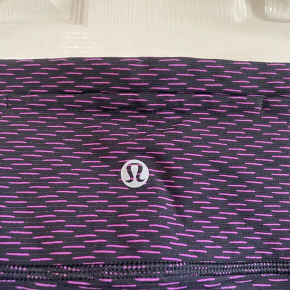 Lululemon Size 8 Gear Up Crop Athletic Leggings Purple Black - Picture 9 of 9